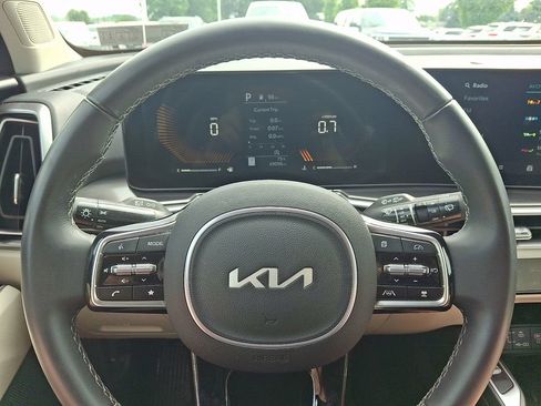 Used 2025 Kia Sorento S AWD/4WD image 23