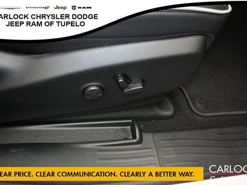 Used 2026 Chrysler Pacifica Limited FWD image 43