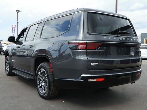 Used 2024 Jeep Wagoneer L Series II w/ Flexible Seating Group image 8