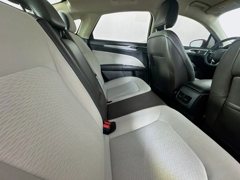 Used 2020 Ford Fusion SE w/ Equipment Group 151A image 26