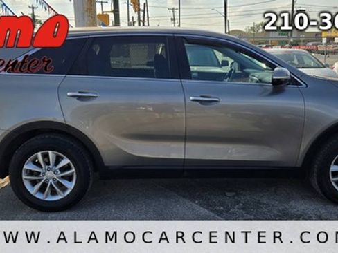 Used 2017 Kia Sorento L FWD image 6