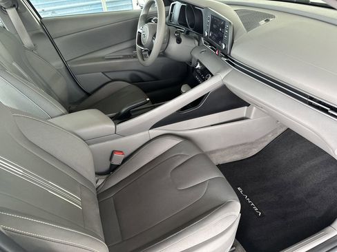 Used 2021 Hyundai Elantra SEL image 35