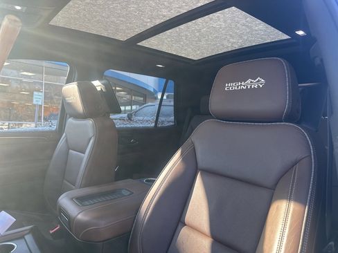 Used 2023 Chevrolet Tahoe High Country image 13