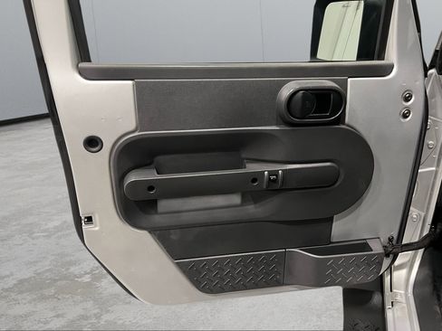 Used 2009 Jeep Wrangler X image 26