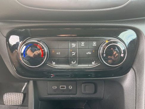 Used 2020 Buick Encore GX Preferred w/ Cold Weather Comfort Package FWD image 25