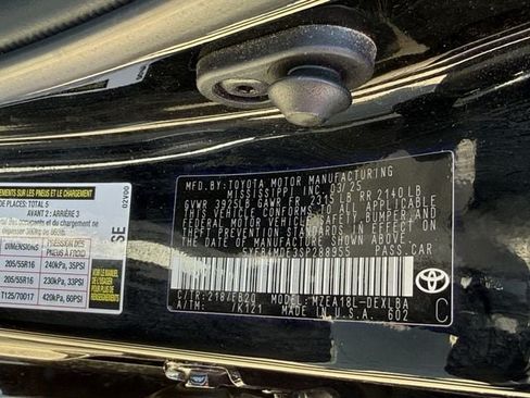 Used 2025 Toyota Corolla LE FWD image 32