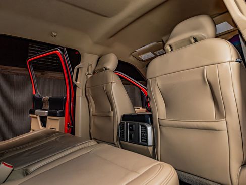 Used 2017 Ford F250 Lariat w/ Chrome Package image 24