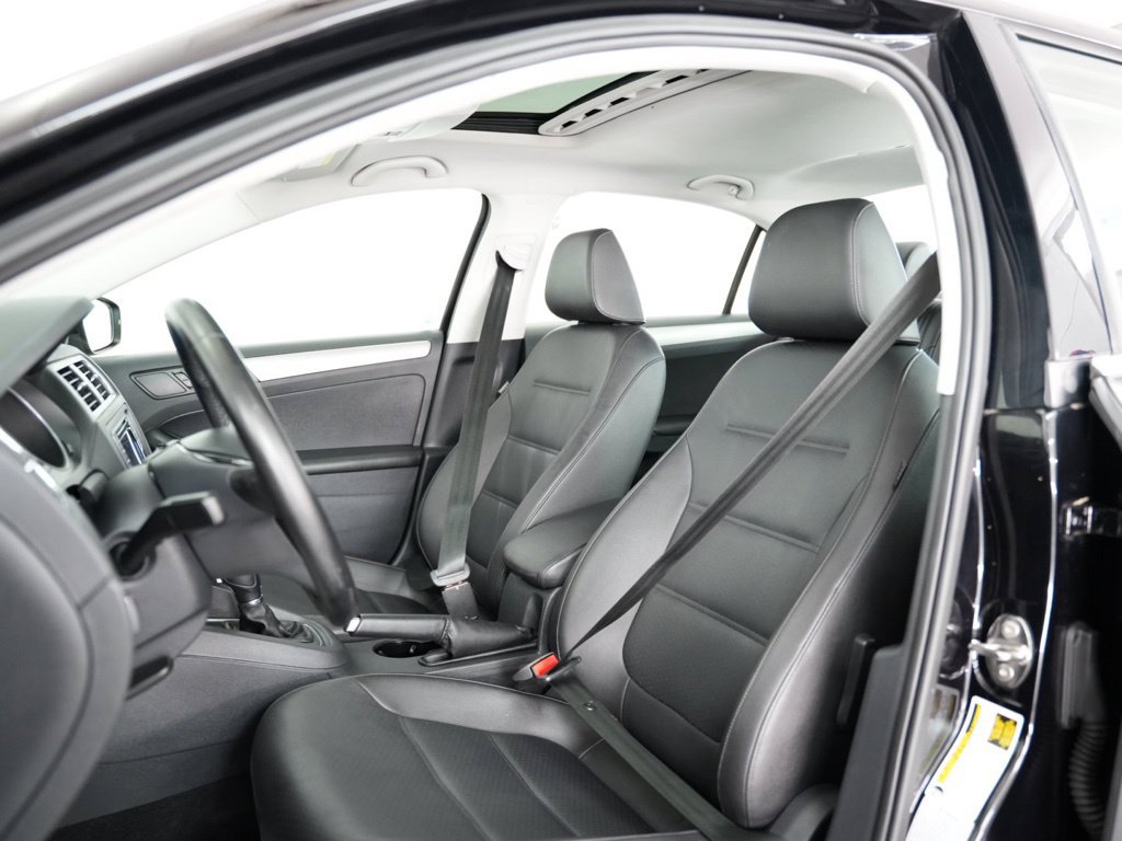 Used 2017 Volkswagen Jetta SE FWD image 40