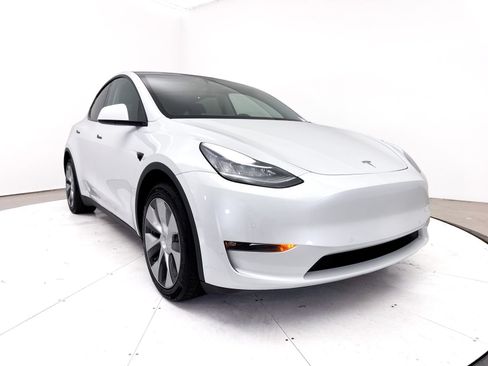 Used 2022 Tesla Model Y Long Range AWD/4WD image 11