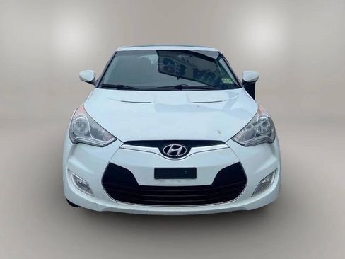 Used 2012 Hyundai Veloster w/ Style Pkg FWD image 2
