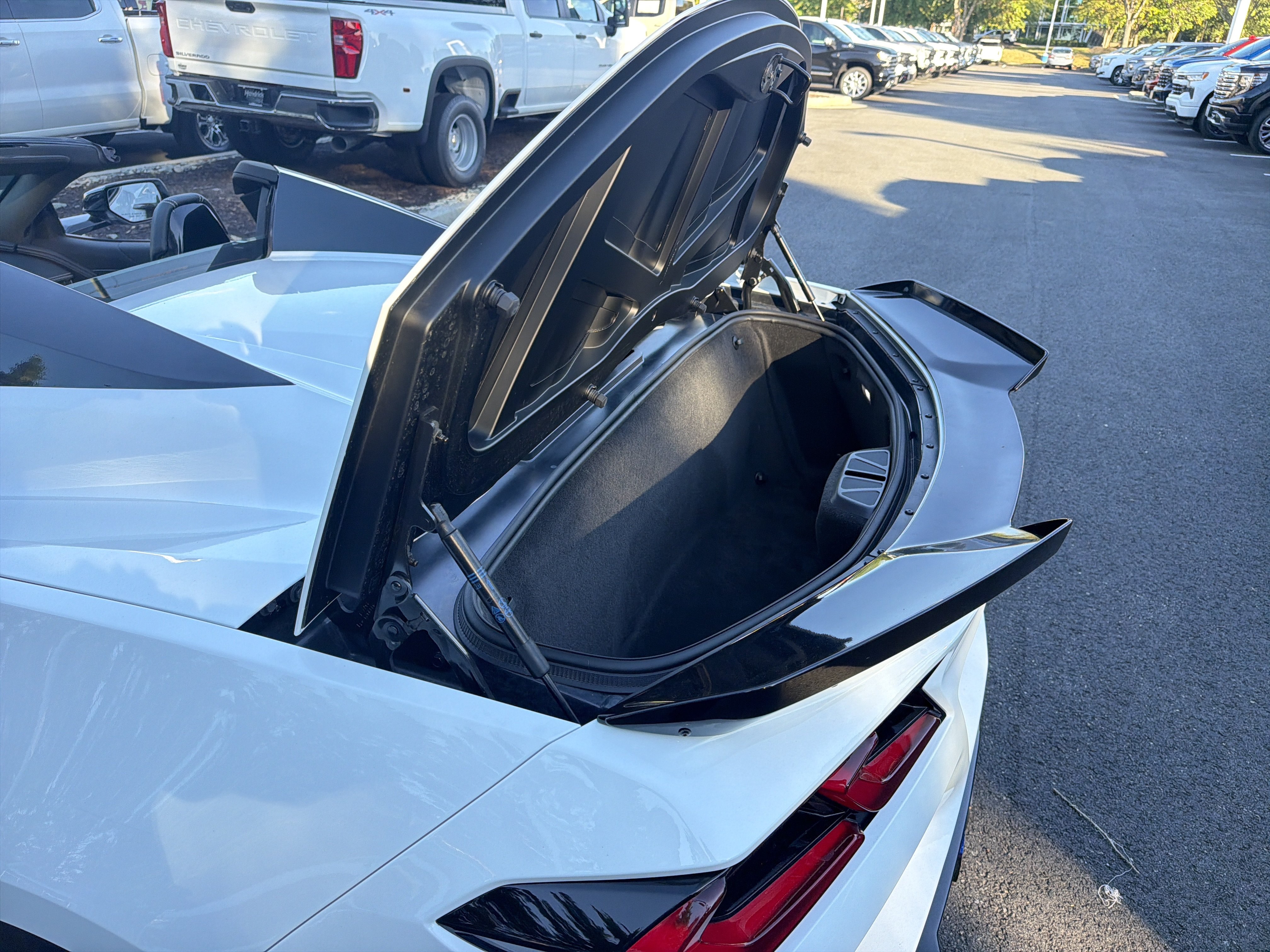 Used 2025 Chevrolet Corvette Z06 w/ Stealth Interior Trim Package RWD image 33