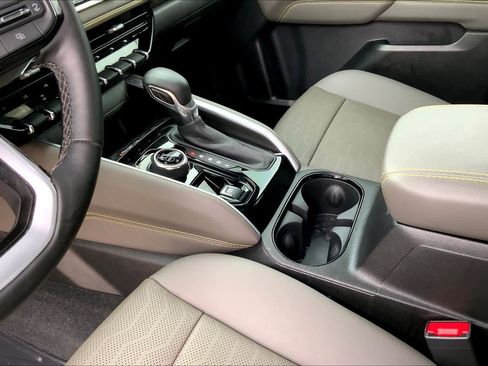 Certified 2024 Chevrolet Colorado ZR2 w/ ZR2 Convenience Package III image 16