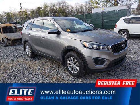 Used 2016 Kia Sorento AWD w/ LX Convenience Package image 1