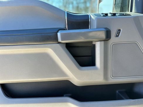 Used 2018 Ford F150 XLT AWD/4WD image 12