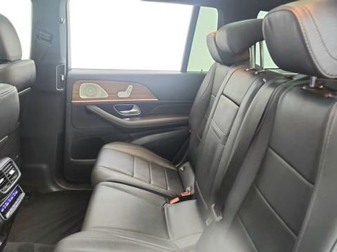 Used 2025 Mercedes-Benz GLS 450 4MATIC image 36