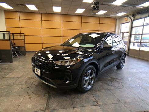 Used 2025 Ford Escape ST-Line AWD/4WD image 3