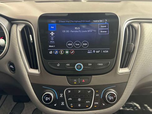 Used 2025 Chevrolet Malibu LT FWD image 34