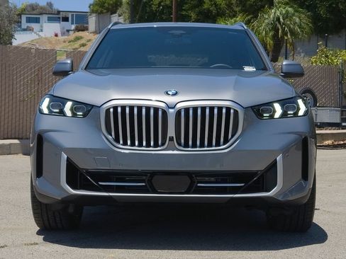 New 2026 BMW X5 sDrive40i w/ Parking Assistance Package RWD image 2