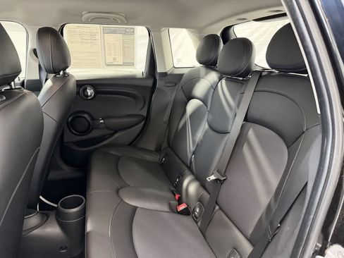 Used 2018 MINI Cooper 4-Door Hardtop FWD image 10