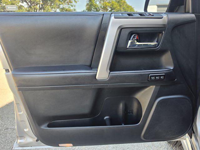 Used 2022 Toyota 4Runner Limited AWD/4WD image 23
