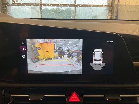 New 2025 Kia Niro EX Touring image 18