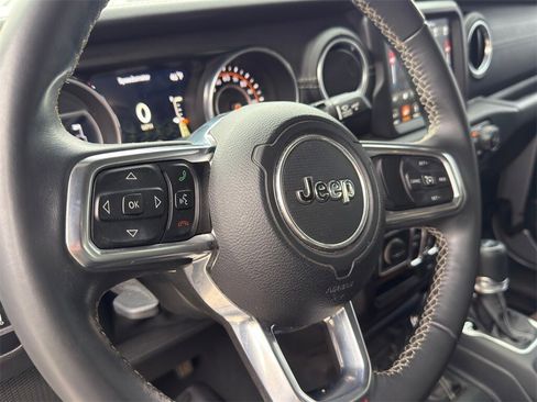 Used 2018 Jeep Wrangler Unlimited Sahara image 15
