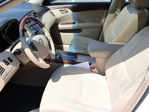 Used 2011 Toyota Avalon Limited image 37