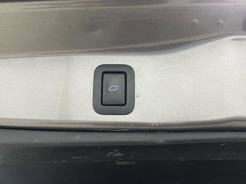 Used 2017 Toyota Highlander XLE AWD/4WD image 15