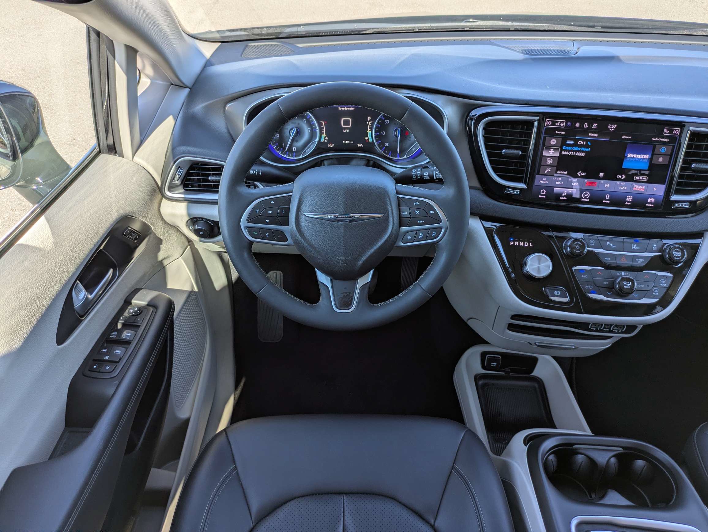Used 2024 Chrysler Pacifica Touring-L FWD image 16