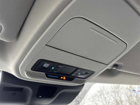 New 2025 Ford Expedition Active image 30