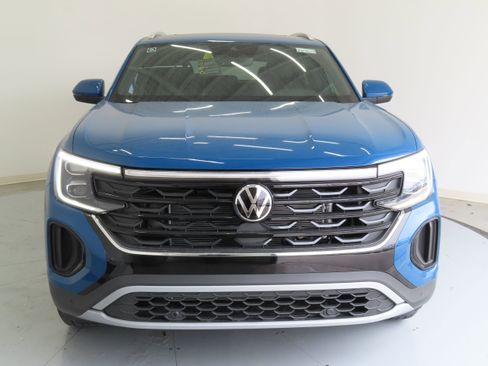 New 2025 Volkswagen Atlas Cross Sport SE image 10