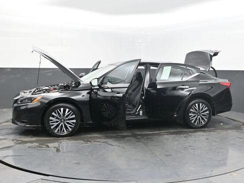 Certified 2025 Nissan Altima 2.5 SV image 41