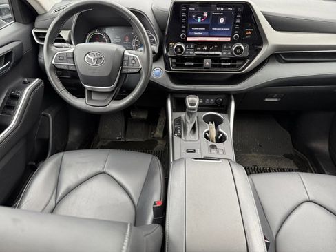 Certified 2022 Toyota Highlander XLE image 13