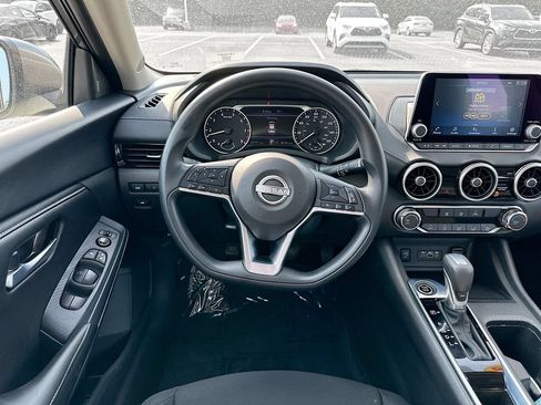 Used 2025 Nissan Sentra SV FWD image 27