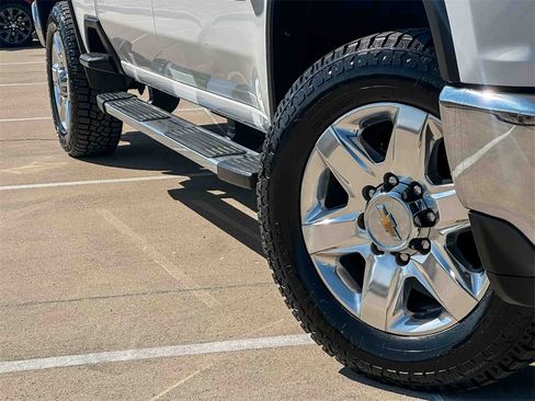 Used 2023 Chevrolet Silverado 2500 LTZ w/ LTZ Premium Texas Edition image 9