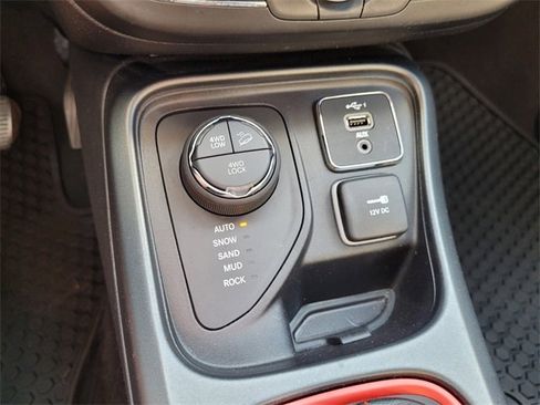 Used 2021 Jeep Compass Trailhawk image 29