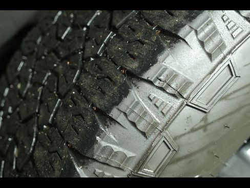 Used 2024 GMC Sierra 2500 AT4 w/ Technology Package image 24