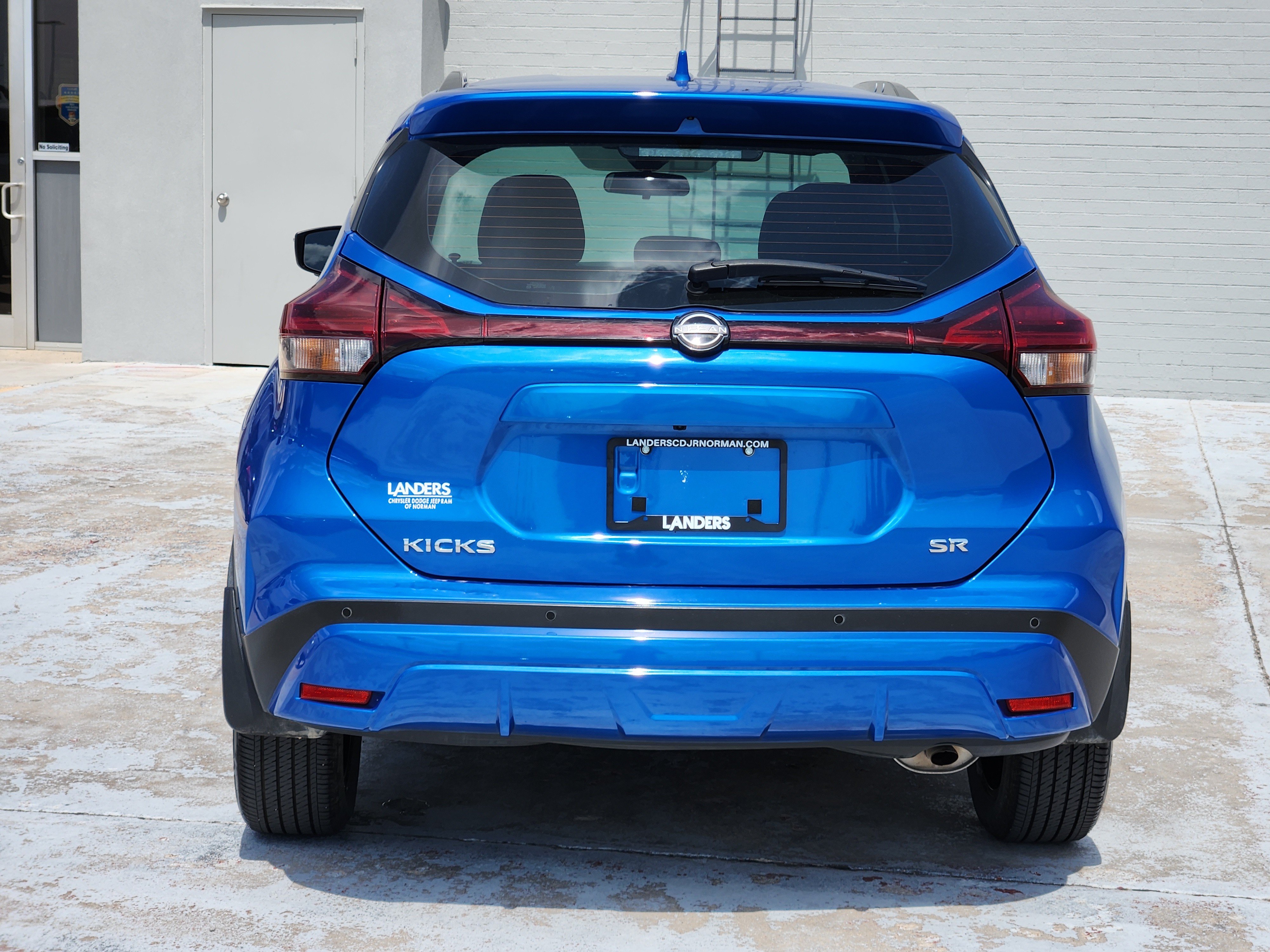 Used 2024 Nissan Kicks SR FWD image 7