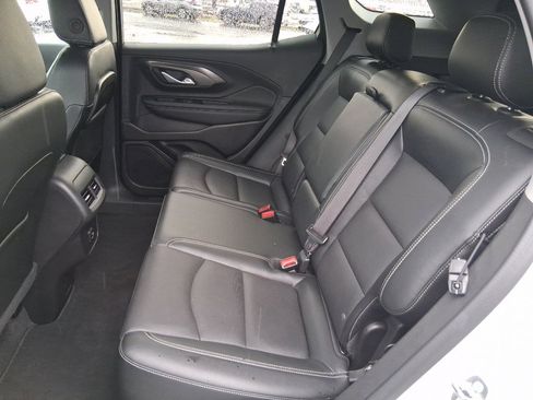 Used 2024 GMC Terrain SLT image 11