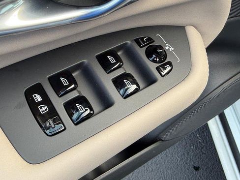 New 2026 Volvo XC90 B5 Plus image 10