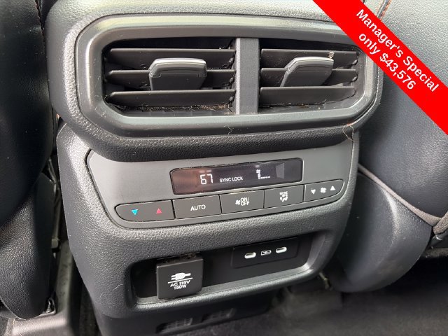 Used 2025 Honda Pilot TrailSport image 12