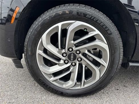 New 2025 Lincoln Navigator L Reserve image 7