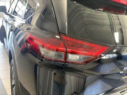 Certified 2023 Nissan Rogue SV AWD/4WD image 33