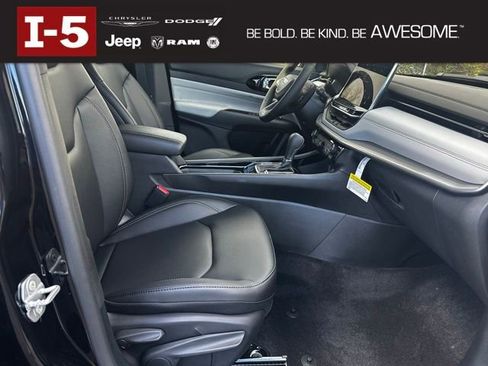 New 2026 Jeep Compass Limited image 8