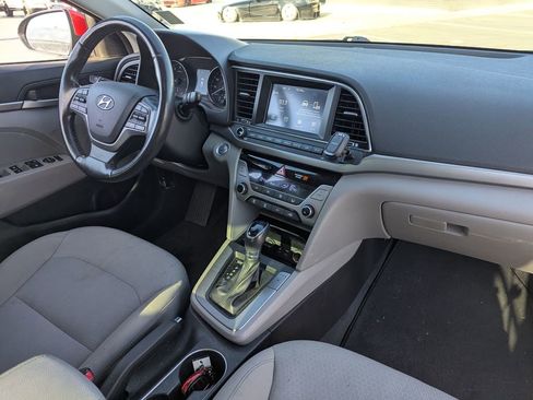 Used 2017 Hyundai Elantra SE w/ SE A/T Tech Package 03 image 32