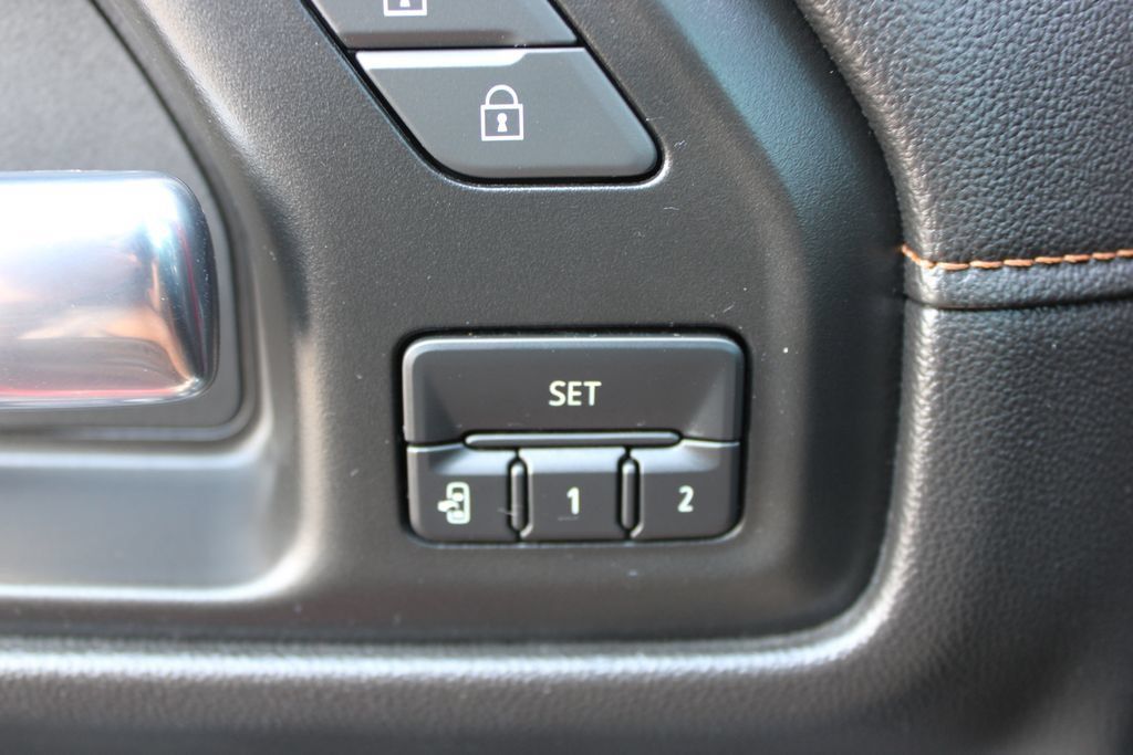 Used 2022 GMC Sierra 1500 AT4 w/ AT4 Preferred Package AWD/4WD image 31