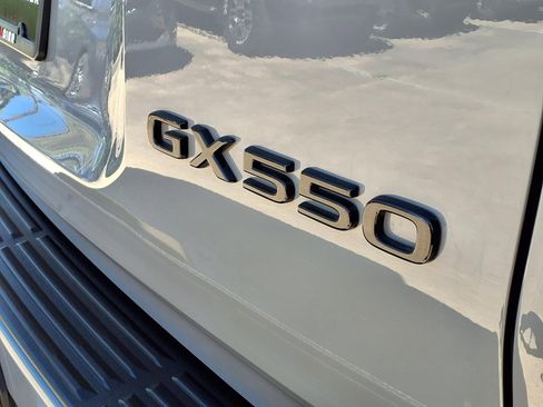 Used 2025 Lexus GX 550 w/ Cold Area Package image 10