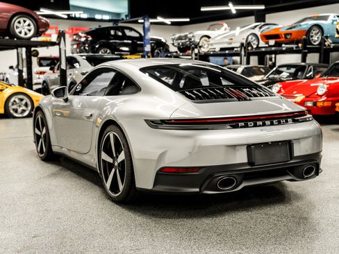 Used 2025 Porsche 911 Carrera image 6