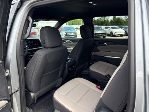 New 2025 Chevrolet Traverse LT w/ Enhanced Driving Package image 23