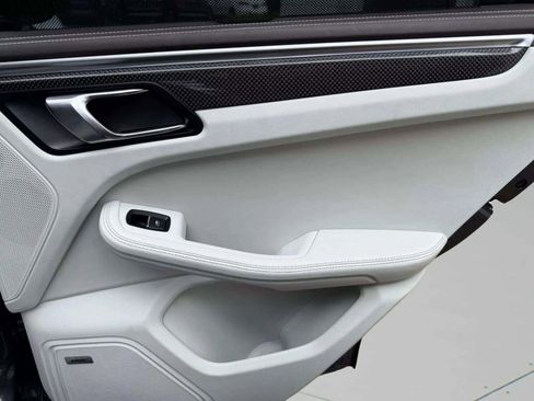 Used 2018 Porsche Macan GTS image 12